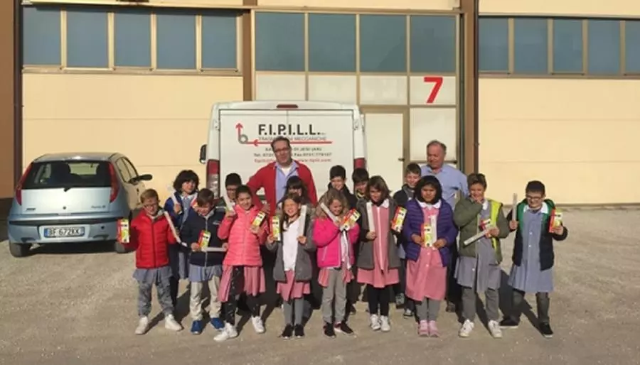 La scuola dell'Infanzia e Primaria "L. Scuppa" in visita all'azienda FIPILL
