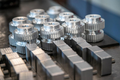 Ingranaggi industriali, tipologie e materiali migliori